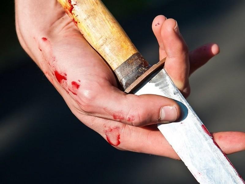 17-летний северодвинец ранил одного мужчину и ограбил другого