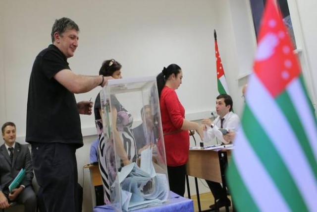 В непризнанной Абхазии проходят парламентские выборы