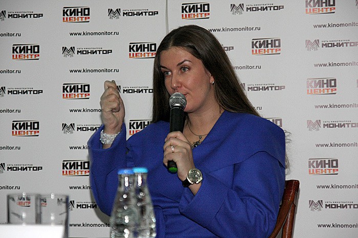 Катя Каренина на пресс-конференции