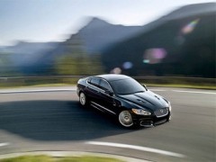  Jaguar научит своих клиентов ездить на заряженных XFR и XKR
