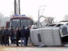 В результате ДТП с участием грузовика и микроавтобуса на Украине погибли 4 человека