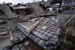 В результате землетрясений разрушено 90% домов в городе близ столицы Гаити