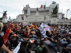 В Италии произошли столкновения демонстрантов с полицией, есть пострадавшие