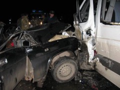 В Ростовской области рейсовый автобус столкнулся с автомобилем: один человек погиб