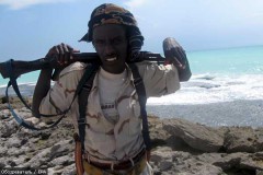 Сомалийские пираты захватили пять грузовиков ООН