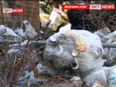 Британец превратит свой двор в склад мусора