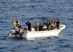 Сомалийские пираты не смогли догнать судно с российским экипажем