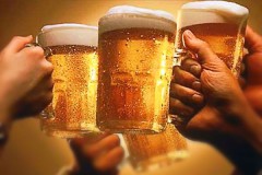 Онищенко намерен запретить продажу пива в вечерние часы
