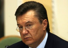 Янукович отправился с однодневным визитом в Казахстан