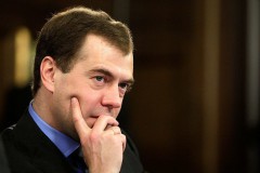 Медведев: В России разделяют скорбь и траур Польши