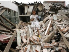 Жертвами землетрясения в Китае стали уже более 1144 человек