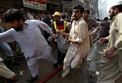 Два взрыва в Пешаваре унесли жизни 24 пакистанцев