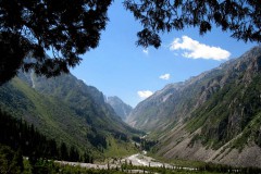 Апрельские события в Киргизии сорвали туристический сезон