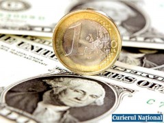 На открытии валютных торгов доллар снизился на 5 коп, евро вырос на 1 копеек
