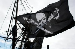 Сомалийские пираты захватили танкер с 18 моряками