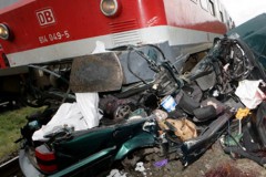 В Испании произошло столкновение пассажирского поезда с самосвалом