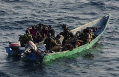 Сомалийские пираты захватили контейнеровоз 