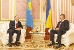 Виктор Янукович встретился с президентом Казахстана
