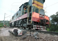 Неподалеку от Архангельска локомотив врезался в пассажирский поезд