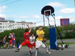 В Киргизии в рамках «Фестиваля мира» проходят соревнования по стритболу и футболу
