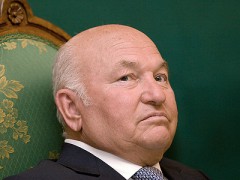 Лужков намерен остаться в Москве и создать собственное политическое движение