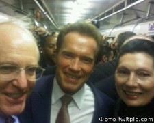 Арнольд Шварценеггер в ходе визита в Москву прокатился в столичной подземке
