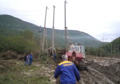 Энергетики продолжают восстановление электросетей, обесточенных в результате наводнения в Туапсинском и Лазаревском районах Кубани