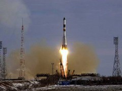 С космодрома Плесецк стартовал российский спутник двойного назначения