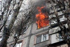В Краснодаре в результате пожара в многоквартирном доме пострадал мужчина