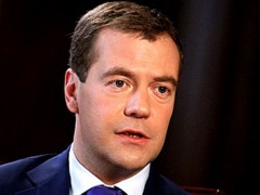 Медведев предлагает НАТО защищать Россию от ракетных угроз