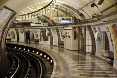 В Лондоне бастуют работники метро