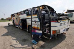В Китае при столкновении грузовика с автобусом 13 человек погибли, 41 человек ранен