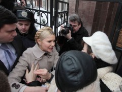 Защитники Юлии Тимошенко хотят оспорить в суде ее перевод в колонию