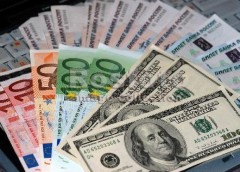 Разница между курсом евро и доллара к рублю составила 9 рублей