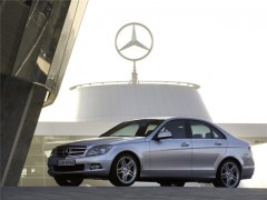 Почти 2,5 тысячи автомобилей отзывает Mercedes-Benz