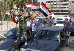 Эмир Катара предложил направить войска в Сирию для прекращения конфликта