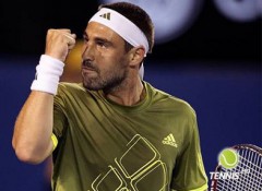 Теннисист Маркос Багдатис оштрафован на 800 долларов за четыре сломанных ракетки на чемпионате в Австралии