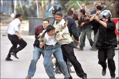 Около 700 человек погибли во время беспорядков в Египте