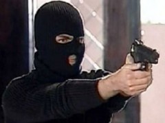 Грабитель выстрелил женщине в лицо в Подольске