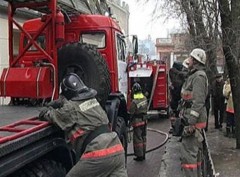 В Ростове-на-Дону горит трехэтажный жилой дом