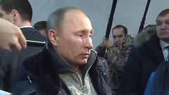 Путин выступил на митинге и поздравил защитников Отечества
