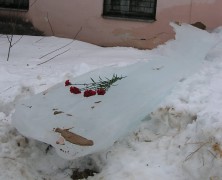 В Волгограде ледяная глыба убила мужчину