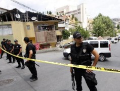 Турецкие полицейские устроили газовую атаку против манифестантов
