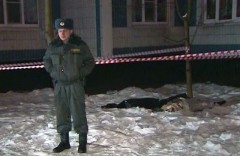 Полиция разыскивает подростков, сбежавших с места самоубийства школьницы в Москве