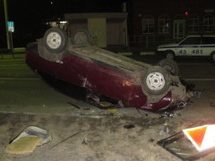 В Приморско-Ахтарске пьяный водитель перевернул машину