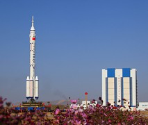КНДР доставила баллистическую ракету на космодром и готовит ее к пуску