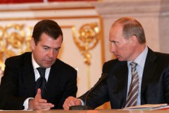 Медведев остается главным претендентом на кресло премьера России