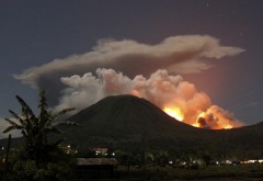 Вслед за Попокатепетлем в Мексике проснулся вулкан Локон в Индонезии