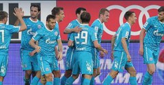 Фанаты «Зенита» отметили победу клуба маршем с фаерами