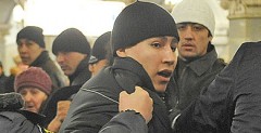 Мигранты из Узбекистана торговали в метро документами ФМС России